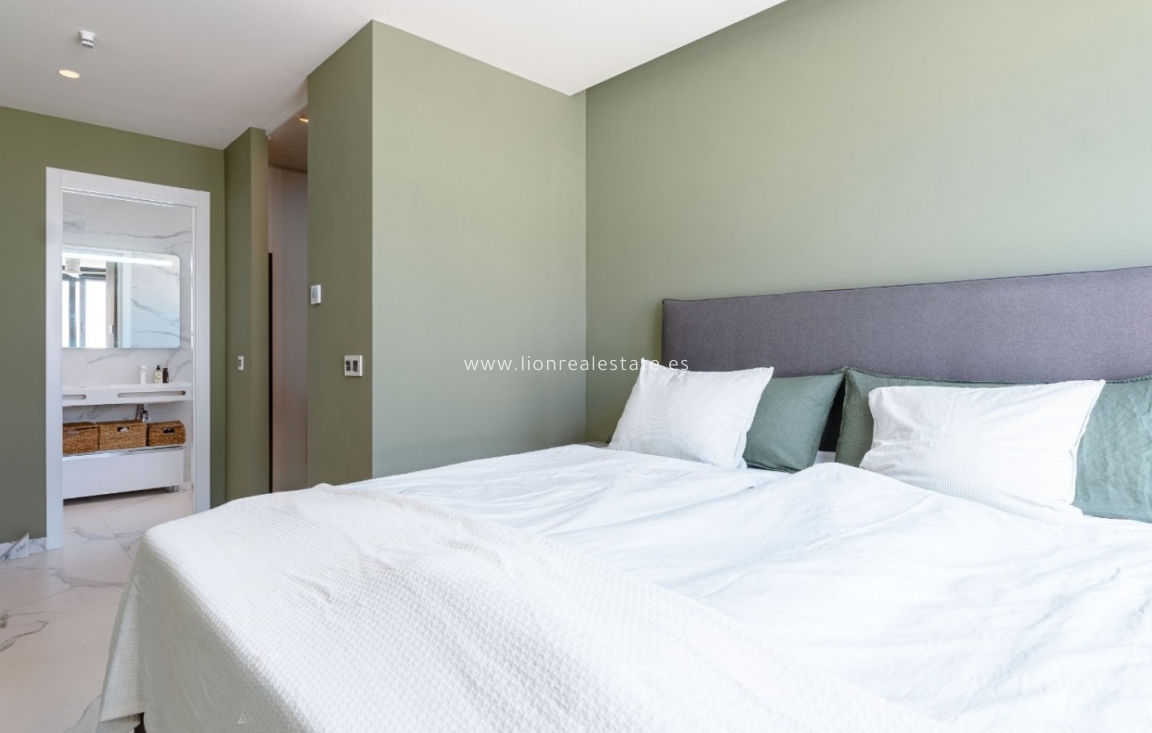 Resale - Detached Villa - San Miguel de Salinas