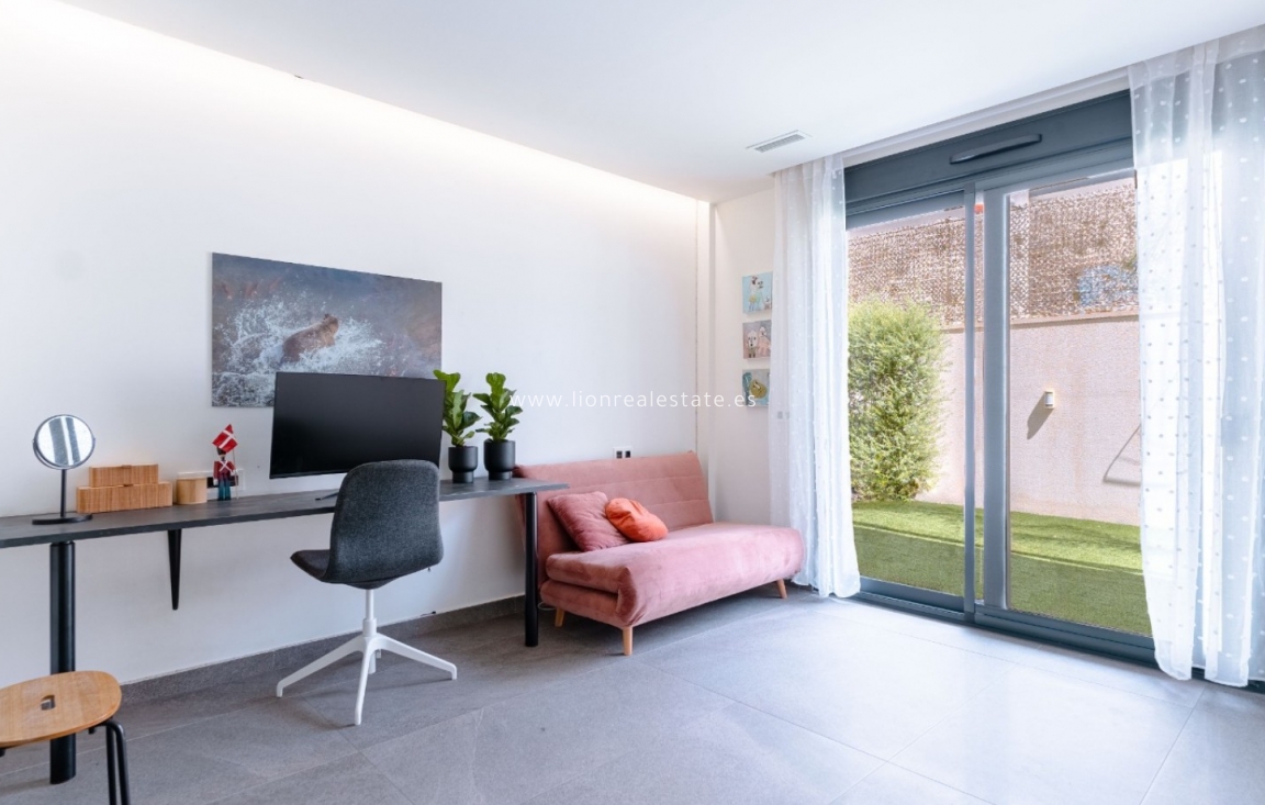 Resale - Detached Villa - San Miguel de Salinas