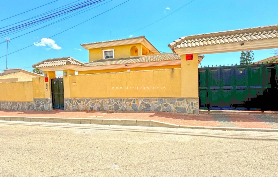 Resale - Detached Villa - Torrevieja - Los Balcones - Los Altos del Edén