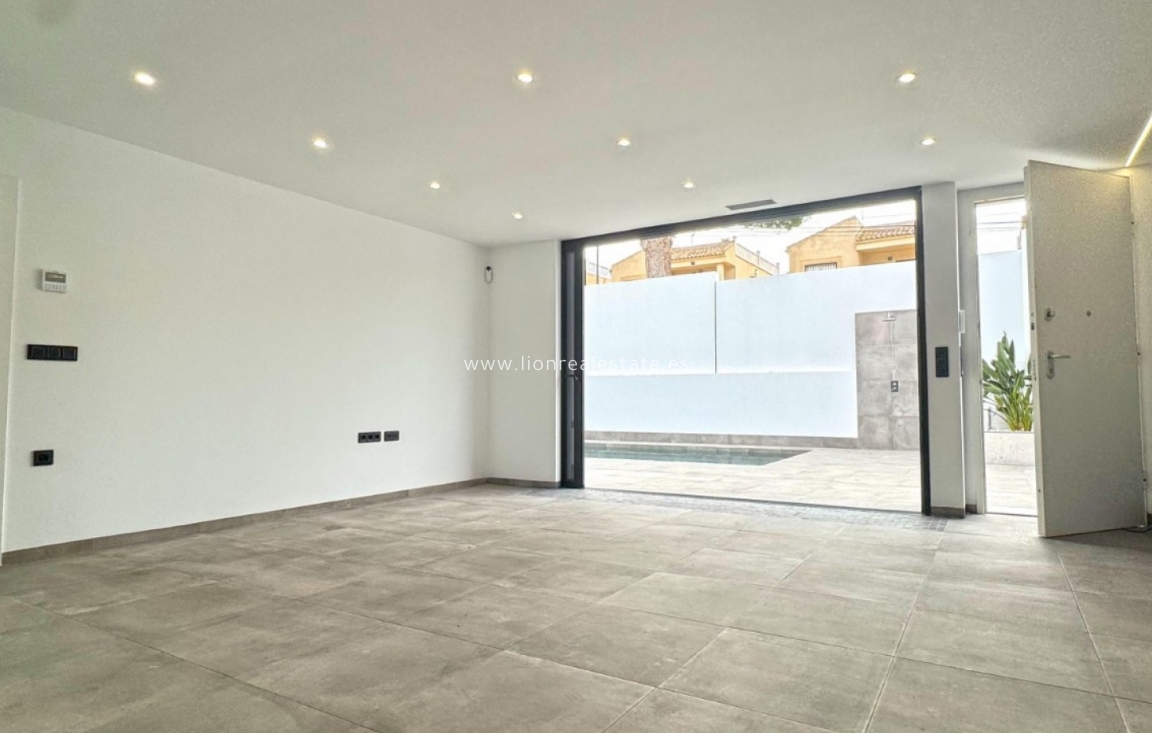 Resale - Detached Villa - Torrevieja - Los Balcones - Los Altos del Edén