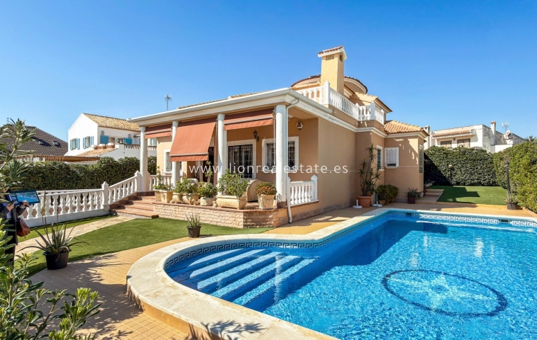 Resale - Detached Villa - Torrevieja - Torrelamata - La Mata