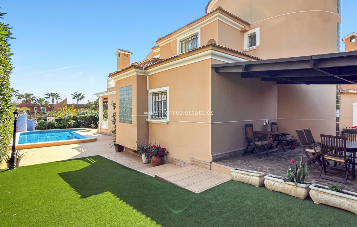 Resale - Detached Villa - Torrevieja - Torrelamata - La Mata