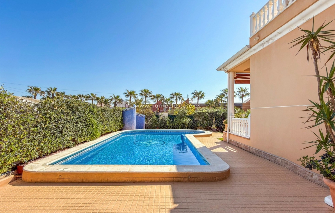 Resale - Detached Villa - Torrevieja - Torrelamata - La Mata