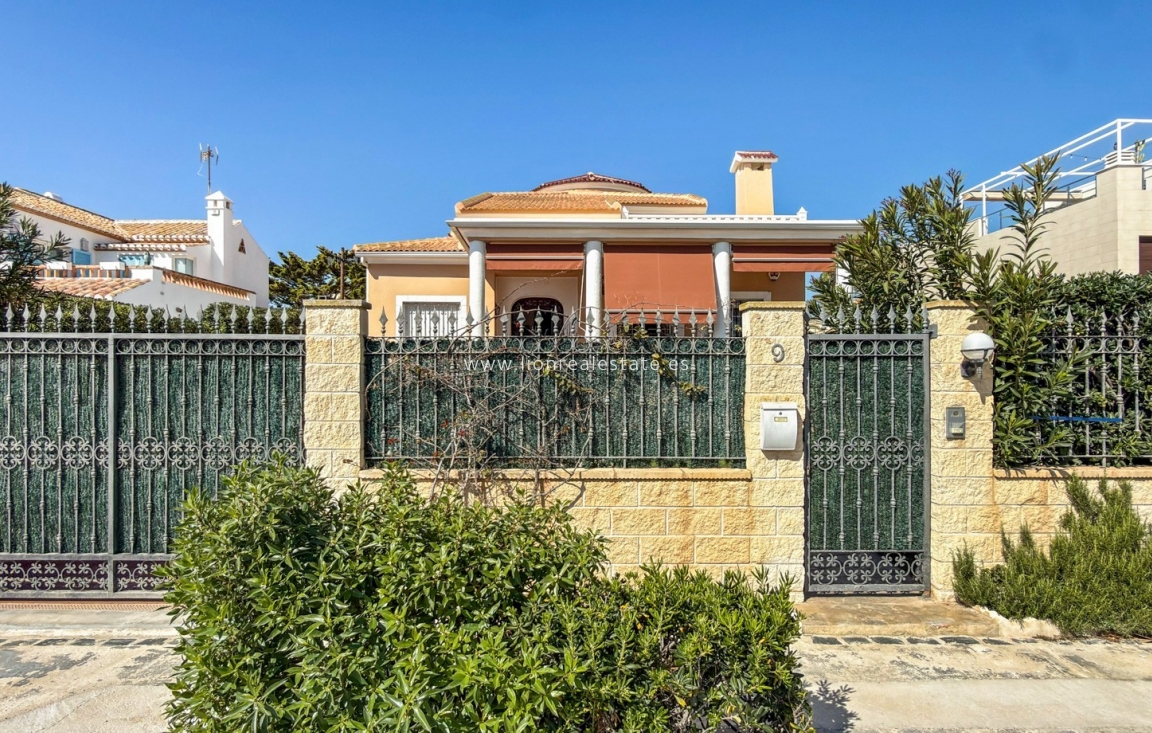Resale - Detached Villa - Torrevieja - Torrelamata - La Mata