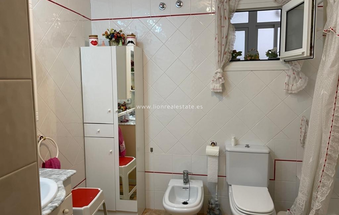 Resale - Flat - Torrevieja - La Mata