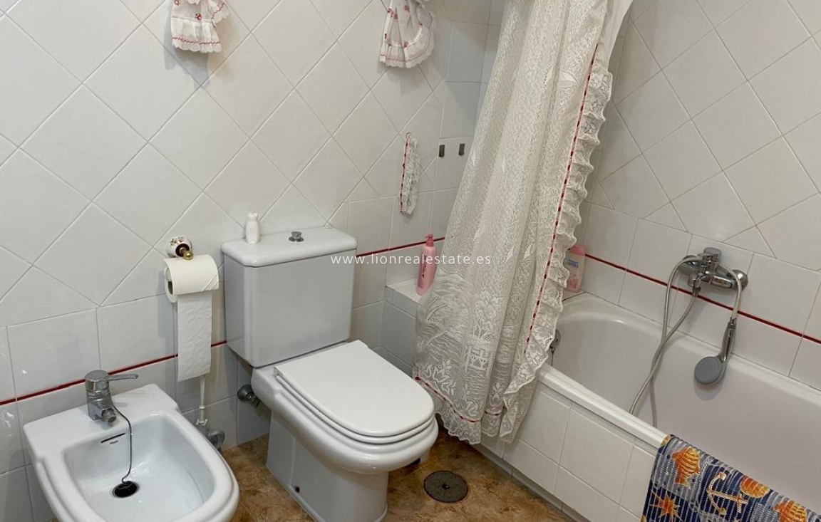 Resale - Flat - Torrevieja - La Mata