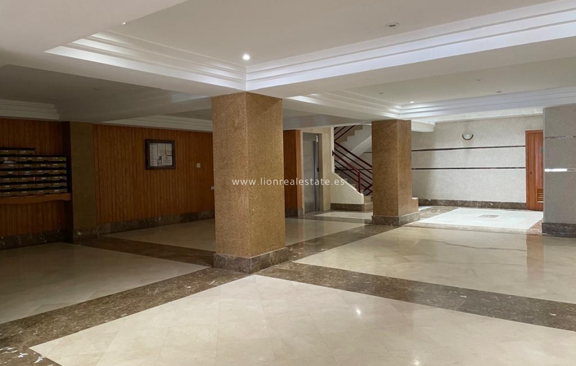 Resale - Flat - Torrevieja - La Mata