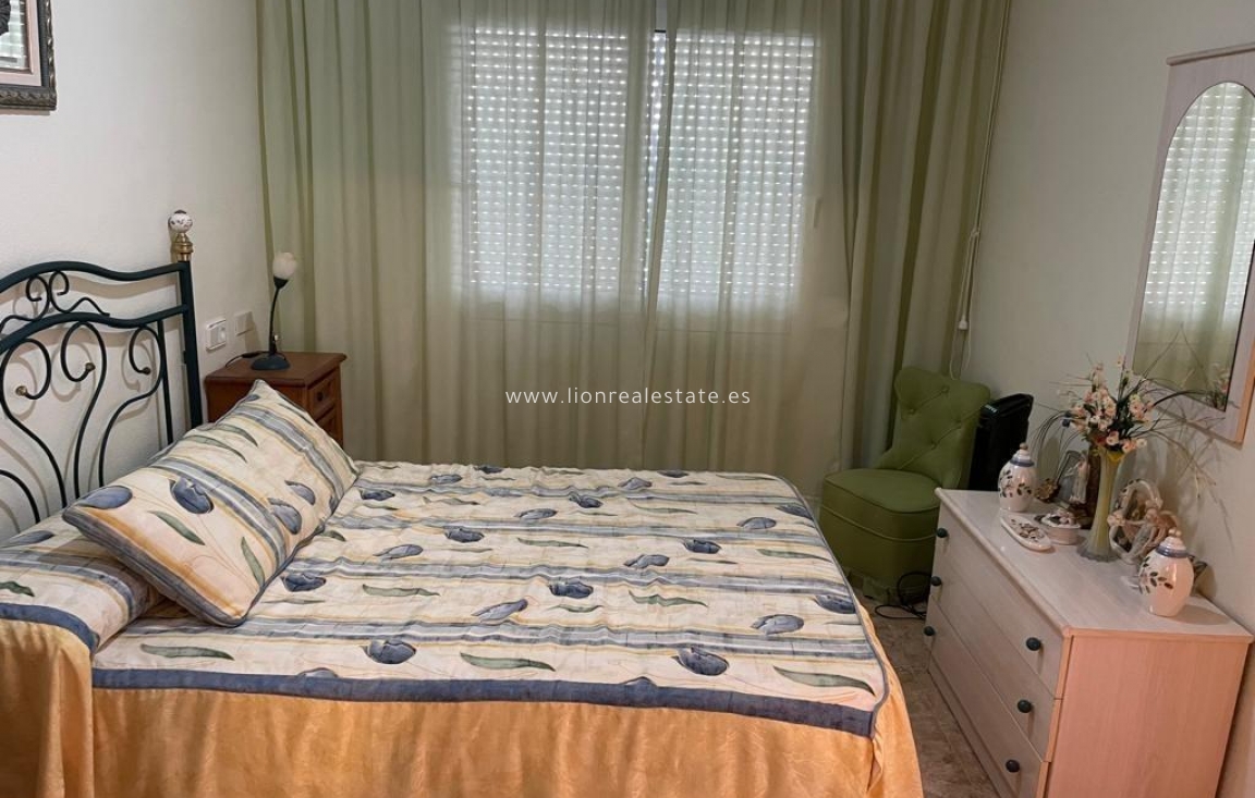 Resale - Flat - Torrevieja - La Mata