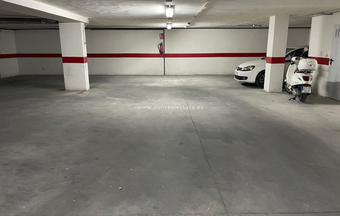 Resale - Garage - Torrevieja - Acequion