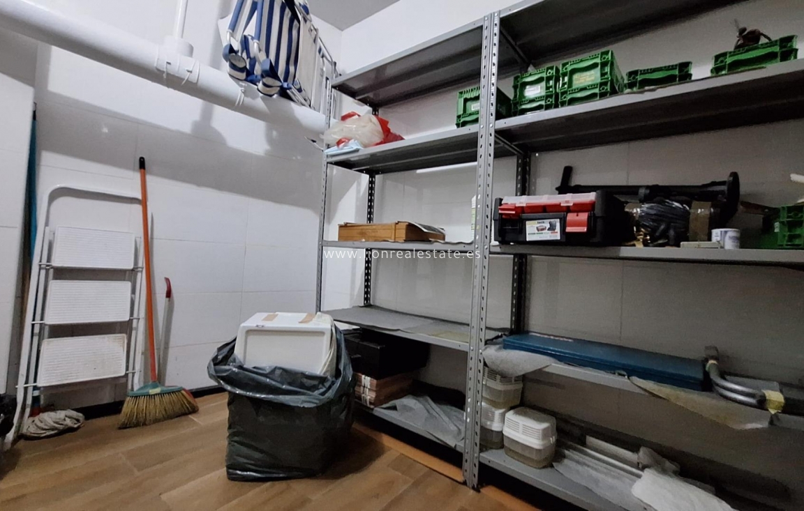 Resale - Garage - Torrevieja - Centro