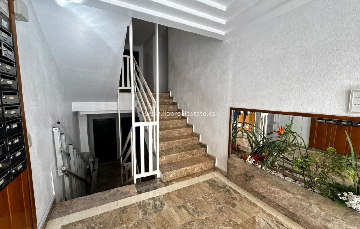 Resale - Garage - Torrevieja - Punta Prima