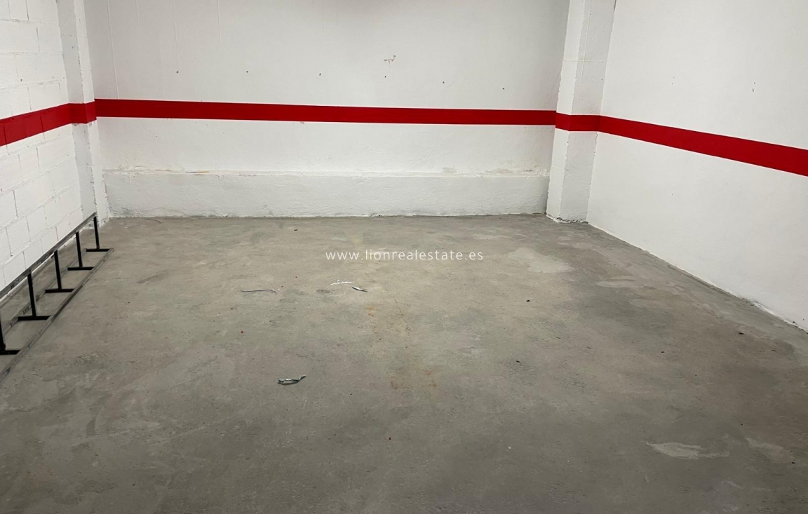 Resale - Garage - Torrevieja