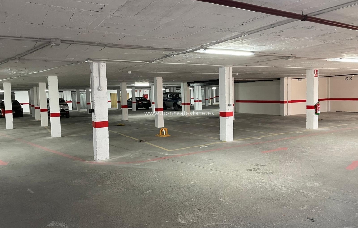 Resale - Garage - Torrevieja