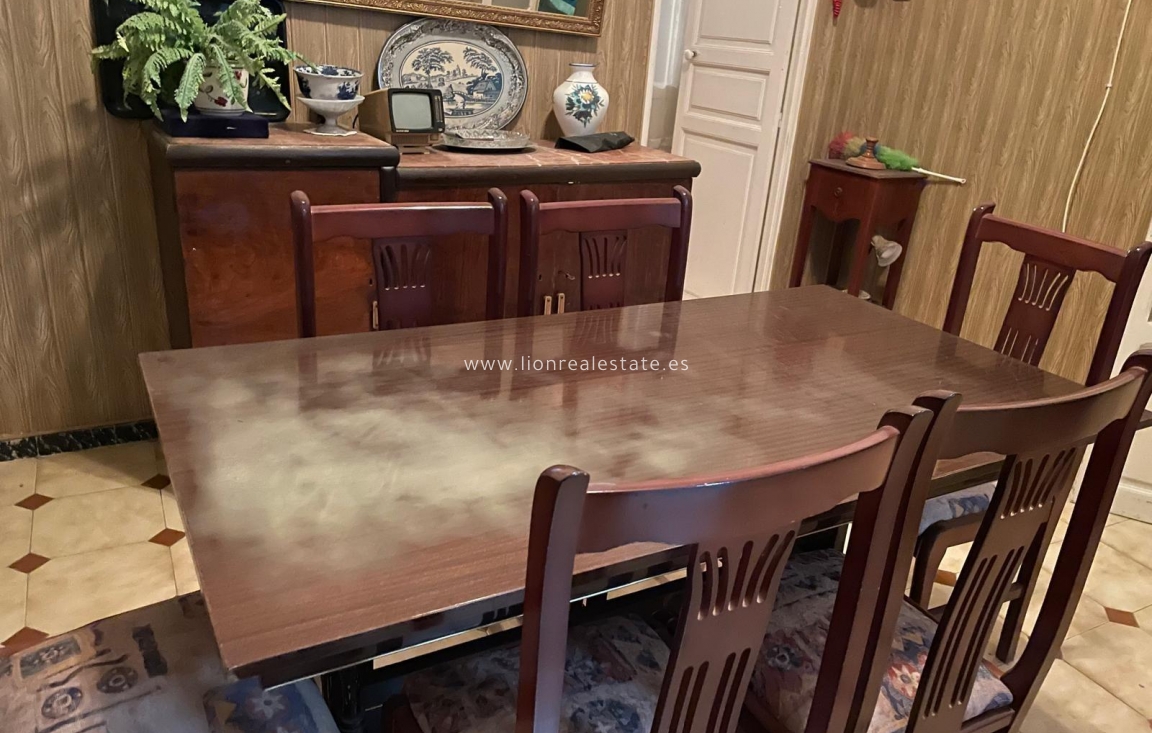 Resale - house - Torrevieja - Centro