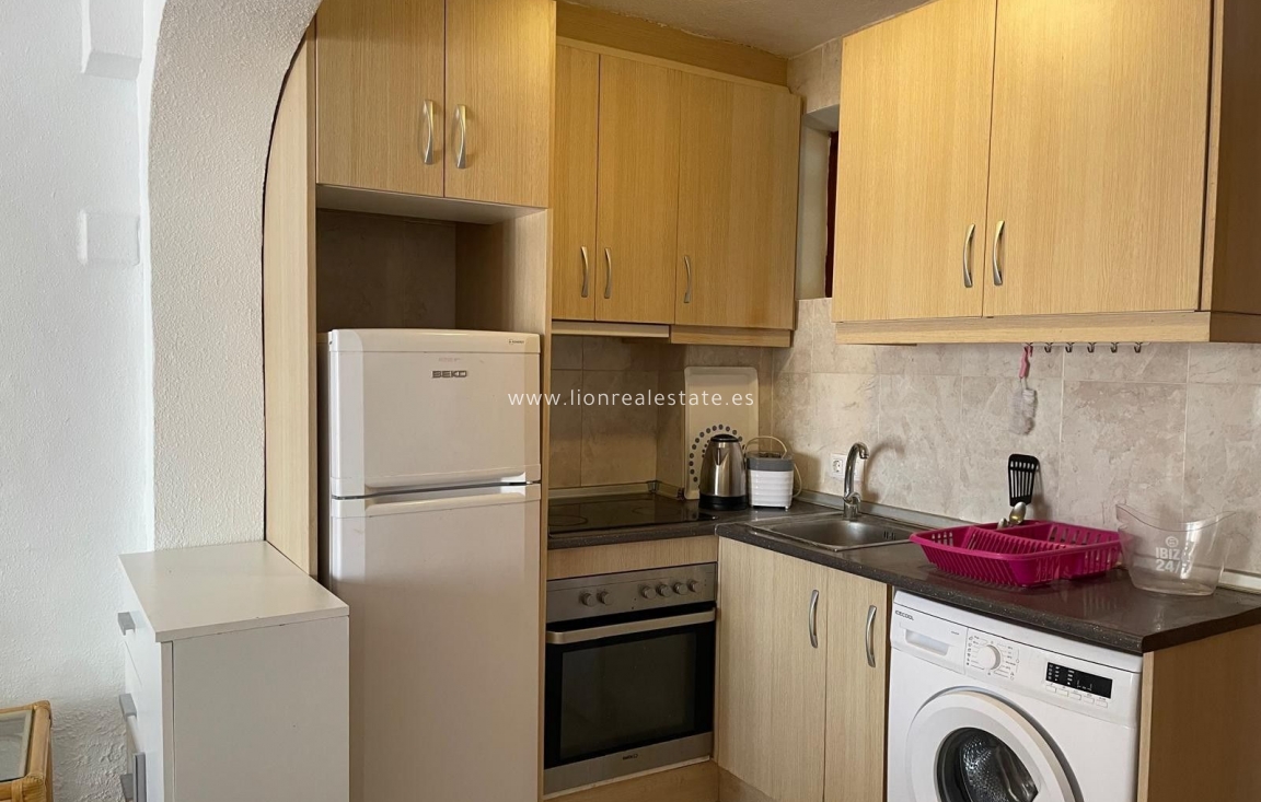 Resale - house - Torrevieja - Punta Prima