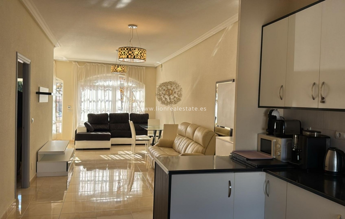 Resale - house - Torrevieja - Punta Prima