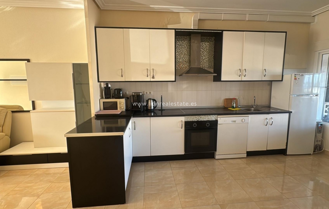 Resale - house - Torrevieja - Punta Prima