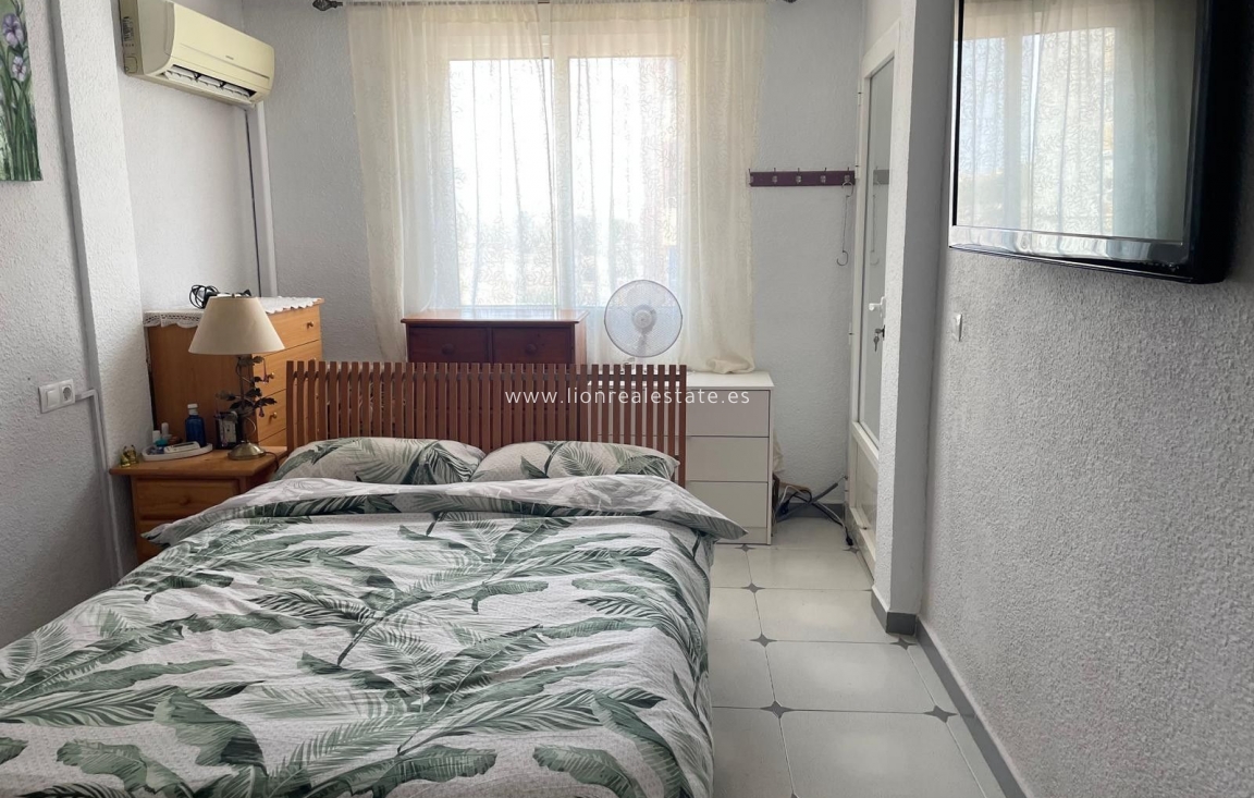 Resale - house - Torrevieja - Punta Prima