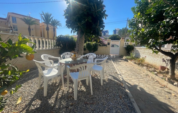 Resale - house - Torrevieja - Punta Prima