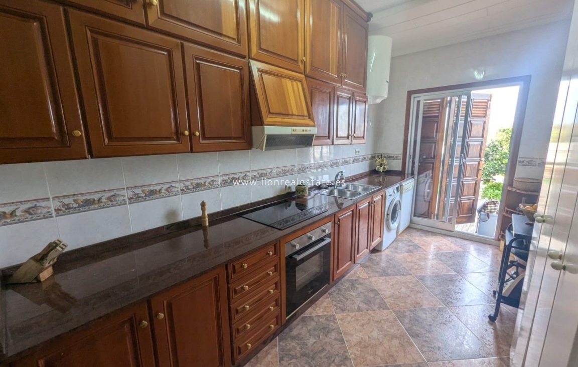 Resale - house - Torrevieja - Punta Prima