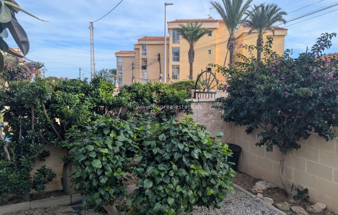 Resale - house - Torrevieja - Punta Prima