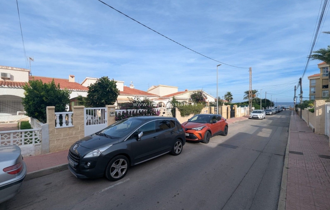 Resale - house - Torrevieja - Punta Prima