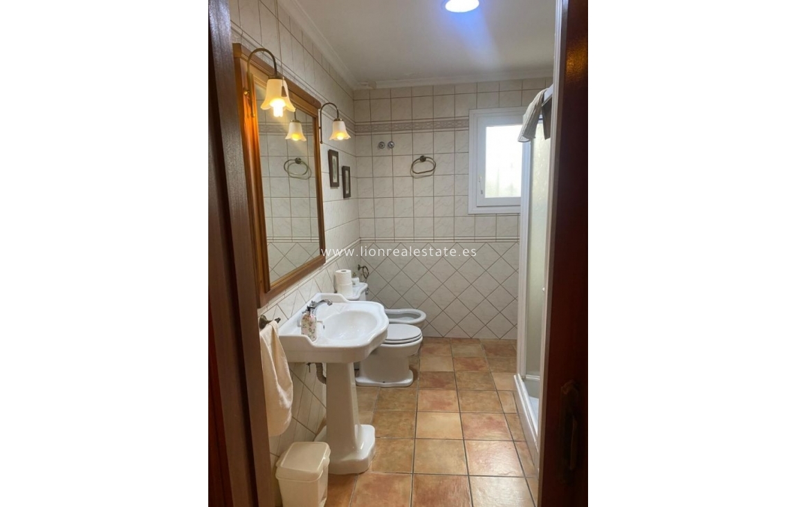 Resale - house - Torrevieja
