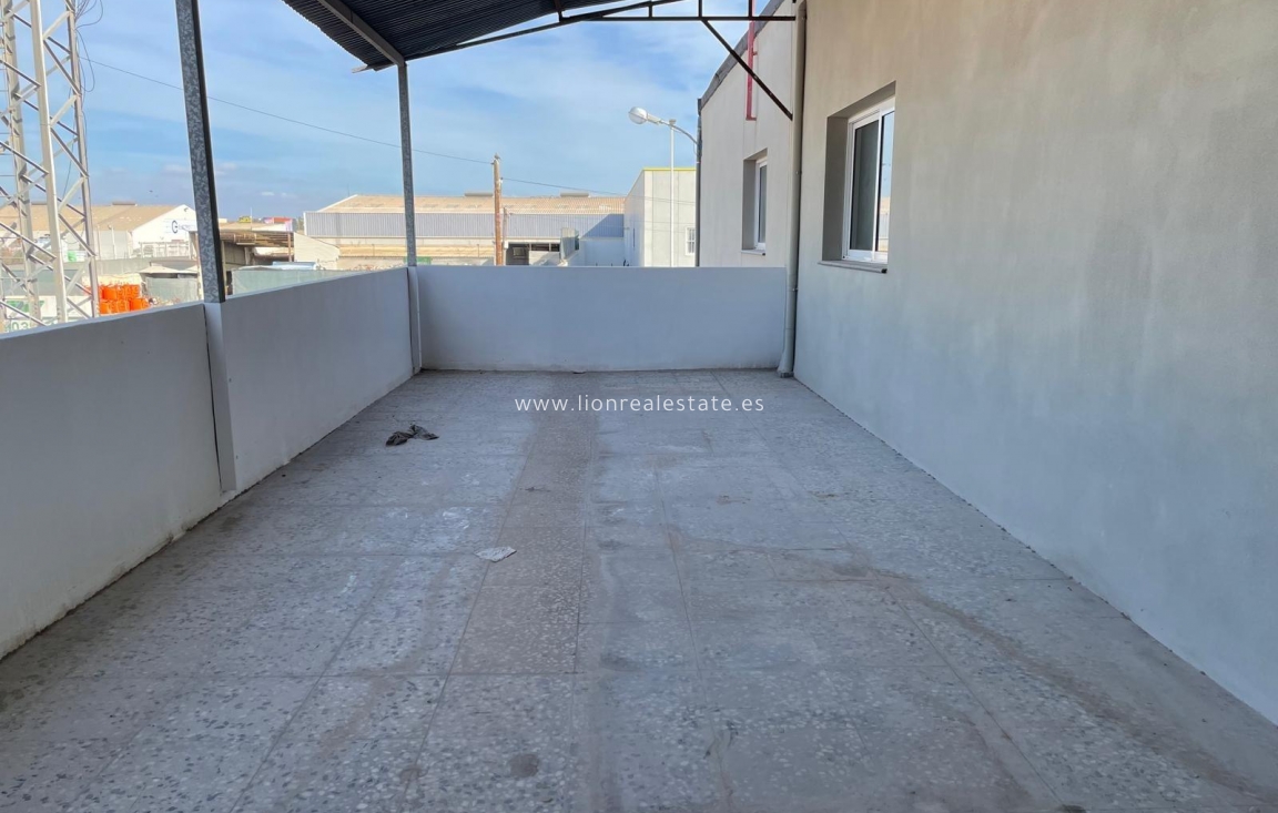 Resale - Industrial unit - Torrevieja - Aguas Nuevas