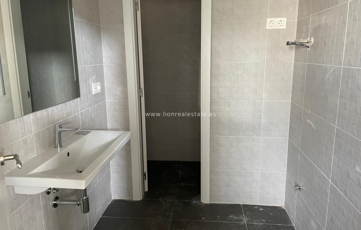 Resale - Industrial unit - Torrevieja - Aguas Nuevas