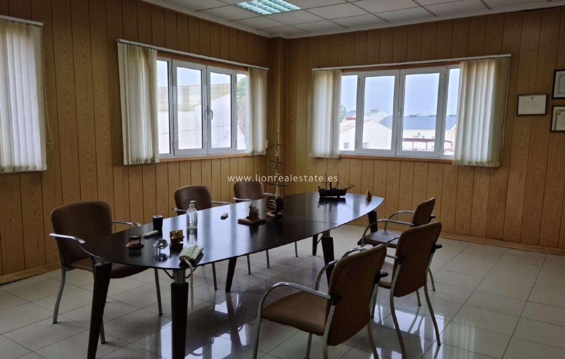 Resale - Industrial unit - Torrevieja - Polígono Industrial Casa Grande