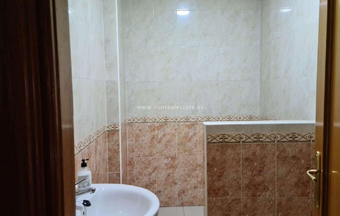 Resale - Industrial unit - Torrevieja - Polígono Industrial Casa Grande