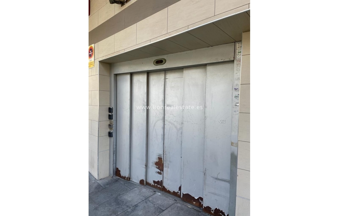 Resale - Parking - Torrevieja - Centro
