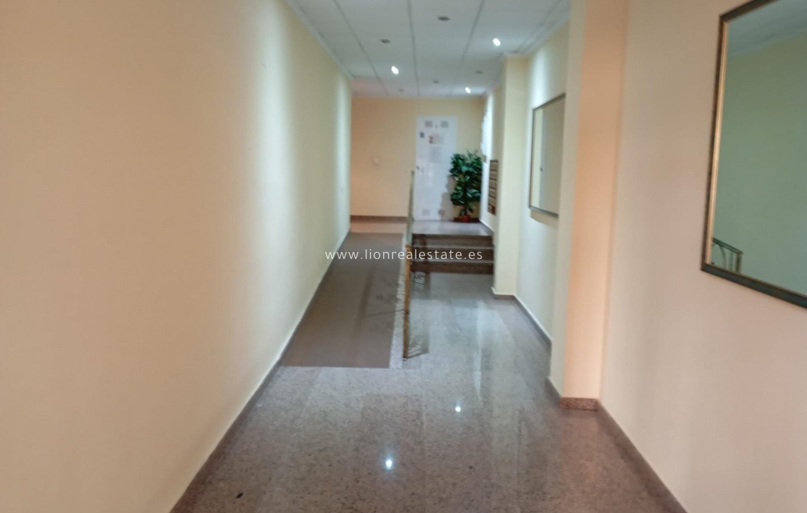 Resale - Penthouse - Torrevieja