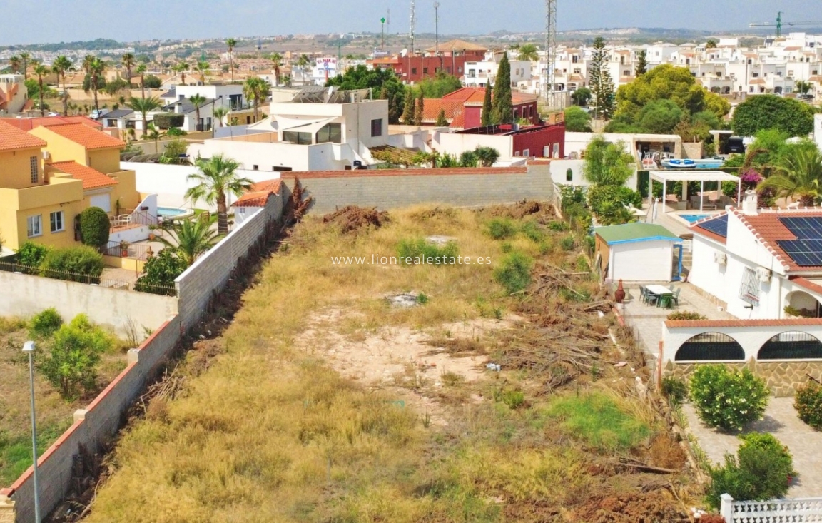 Resale - Plot / Land - Torrevieja - Los Balcones - Los Altos del Edén