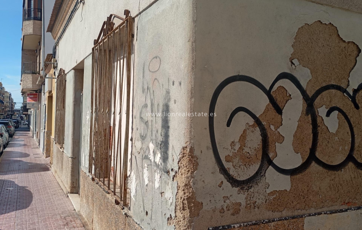 Resale - Plot - Torrevieja - Centro