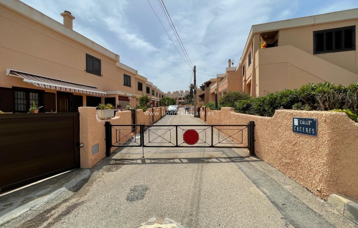 Resale - Terraced house - Torrevieja - Torre la mata