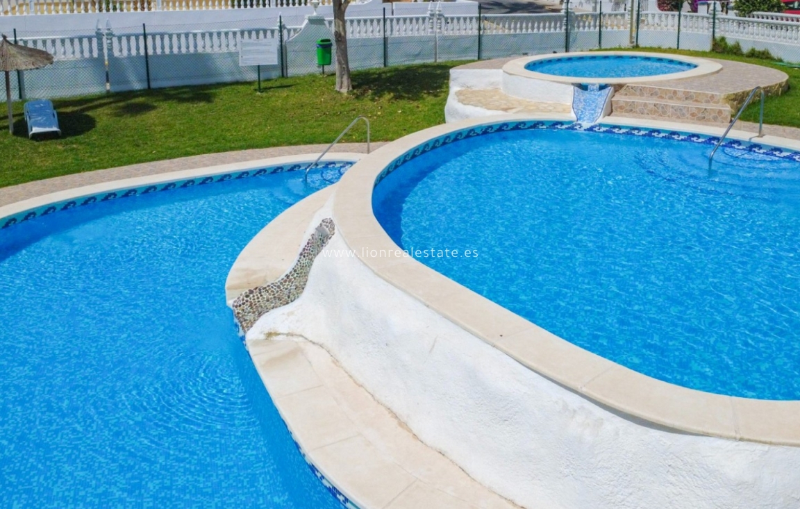 Resale - Town House - Orihuela Costa - La Rioja