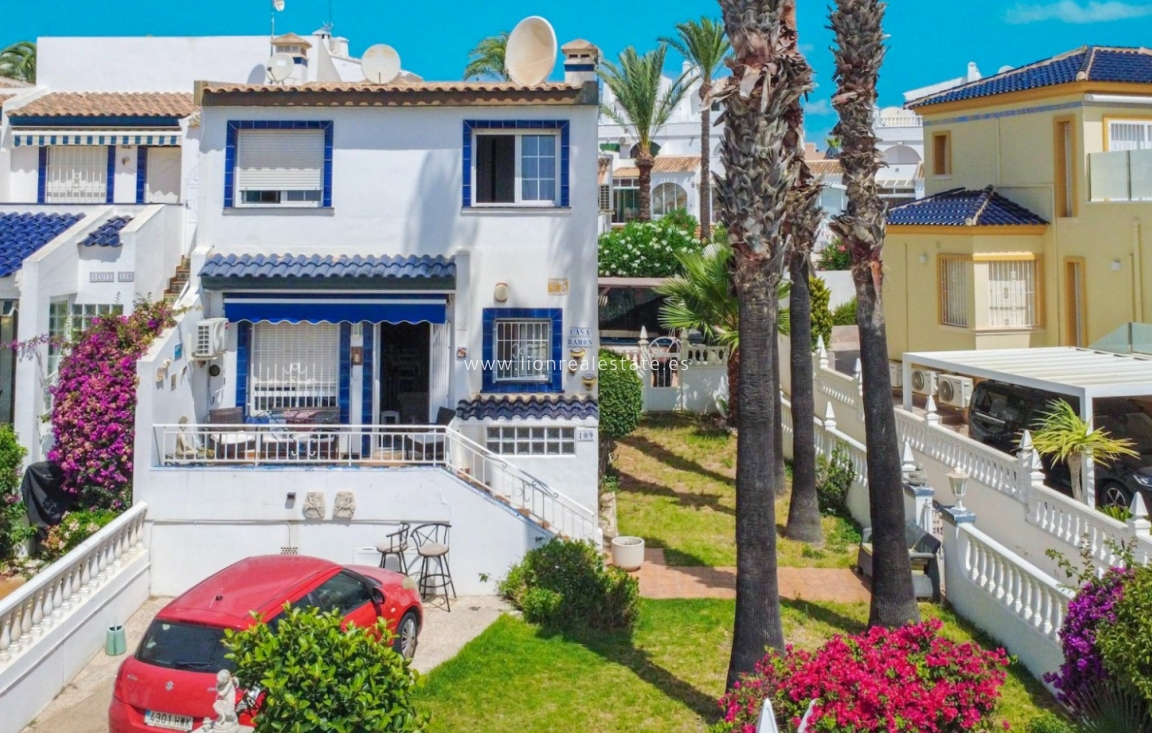 Resale - Town House - Orihuela Costa - La Rioja