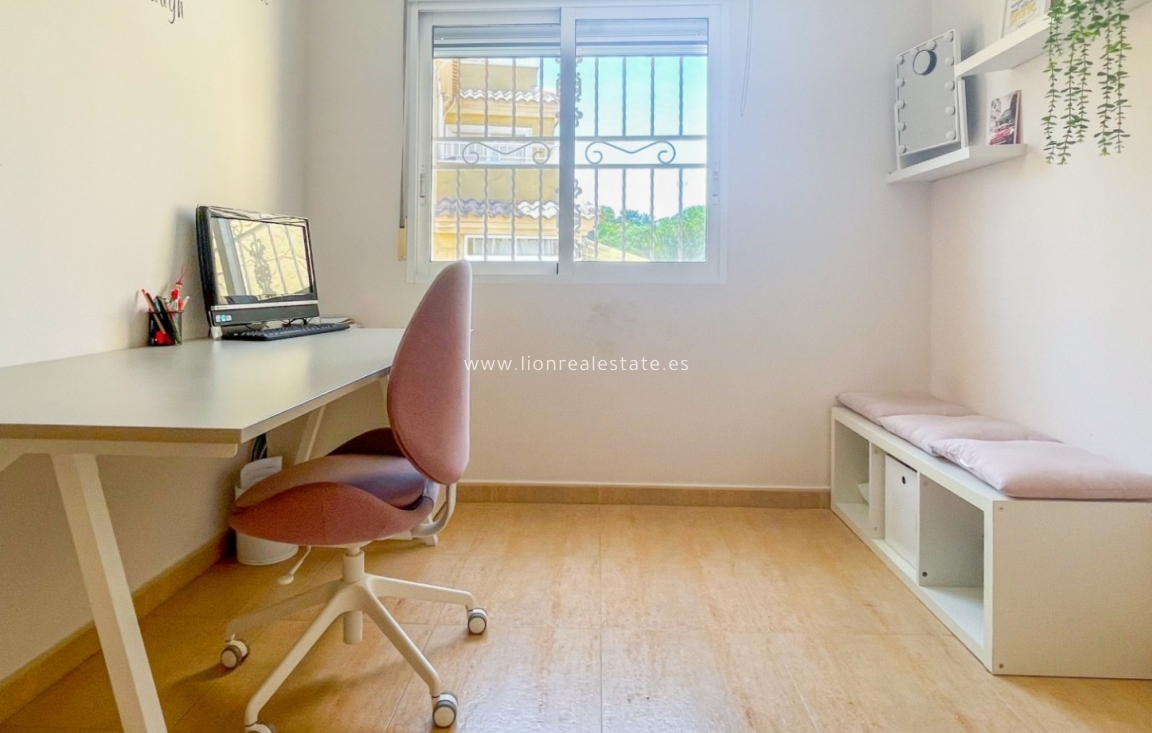 Resale - Town House - Orihuela Costa - Punta Prima