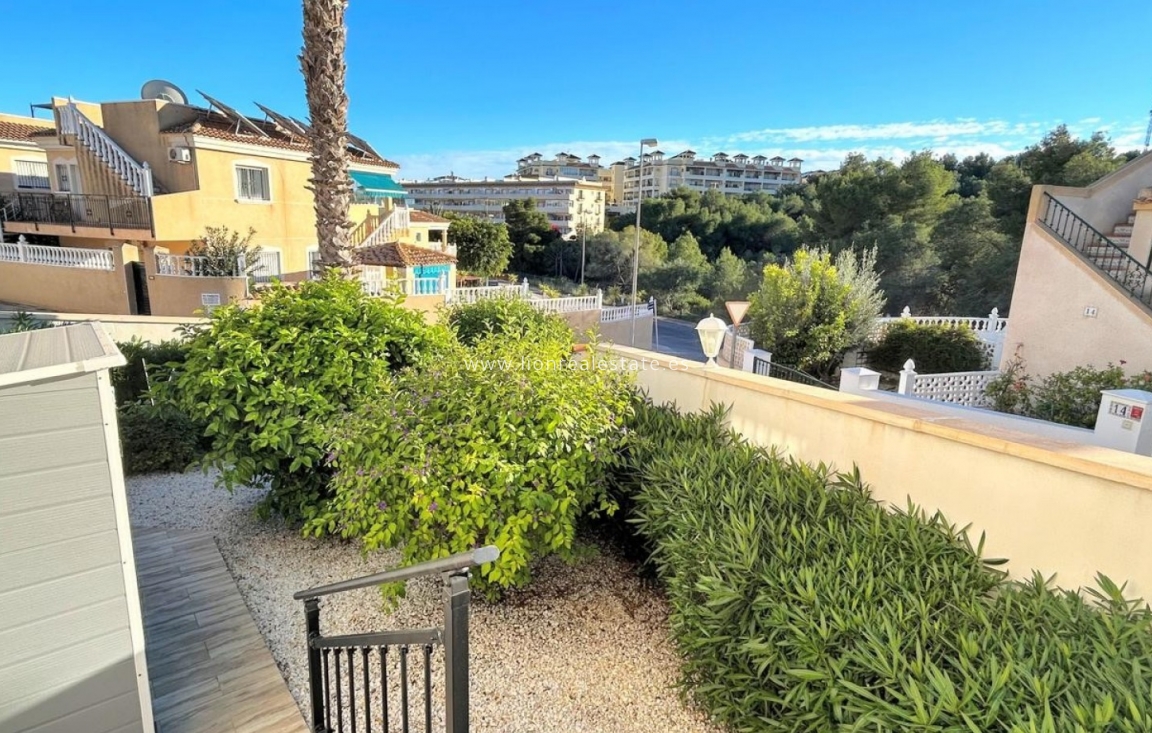 Resale - Town House - Orihuela Costa - Villamartín