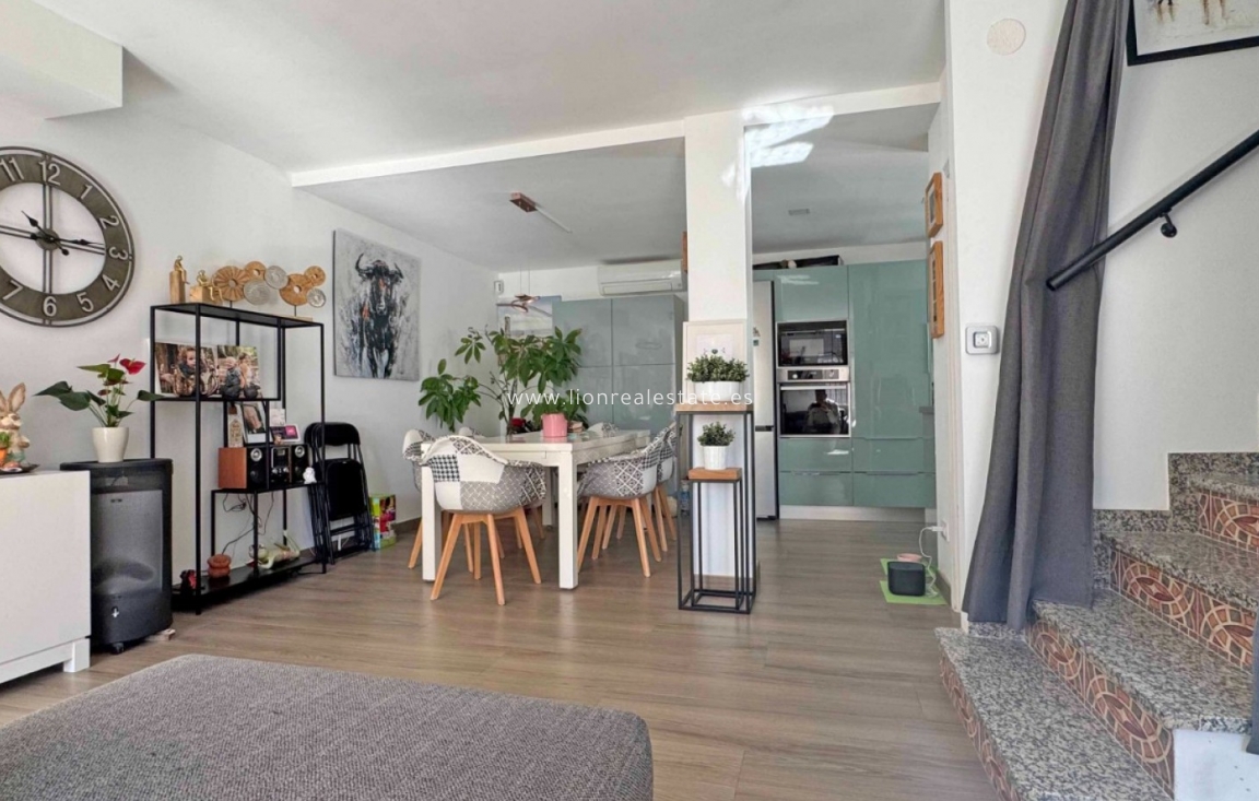Resale - Town House - Orihuela Costa - Villamartín