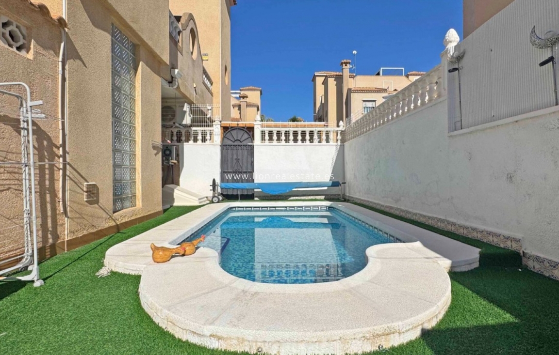 Resale - Town House - Orihuela Costa - Villamartín