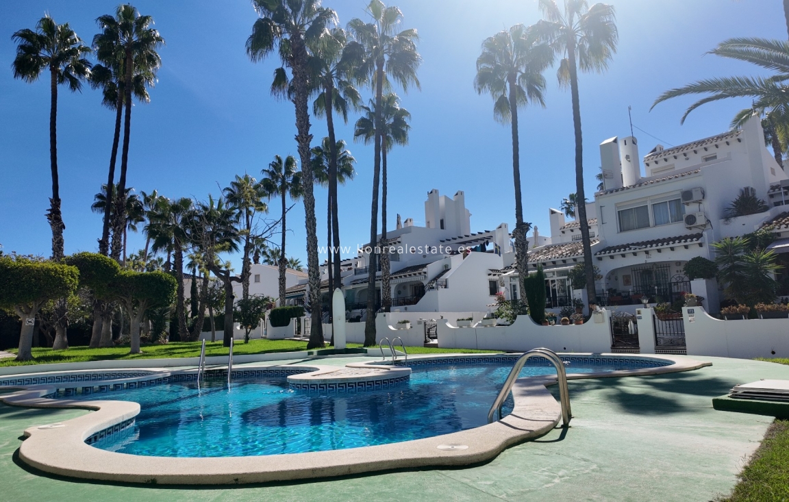 Resale - Town House - Orihuela Costa - Villamartín