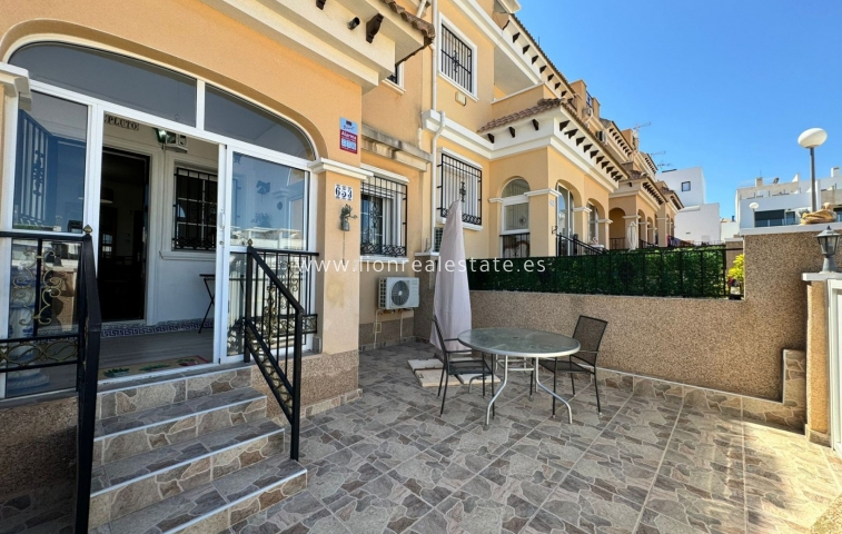 Resale - Town House - Orihuela Costa - Villamartín