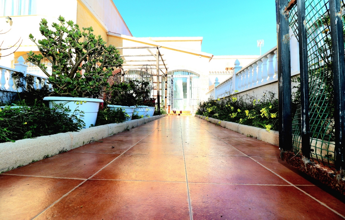 Resale - Town House - Punta Prima