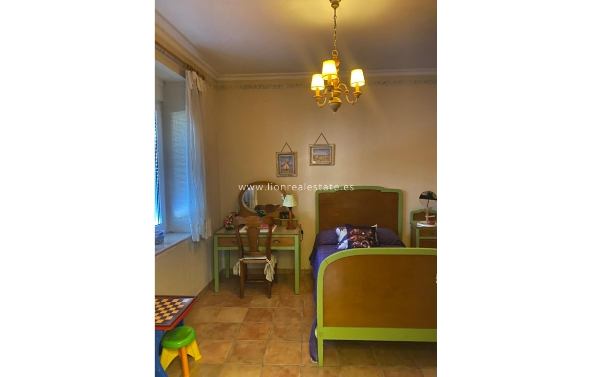 Resale - Town House - Torrevieja - Centro