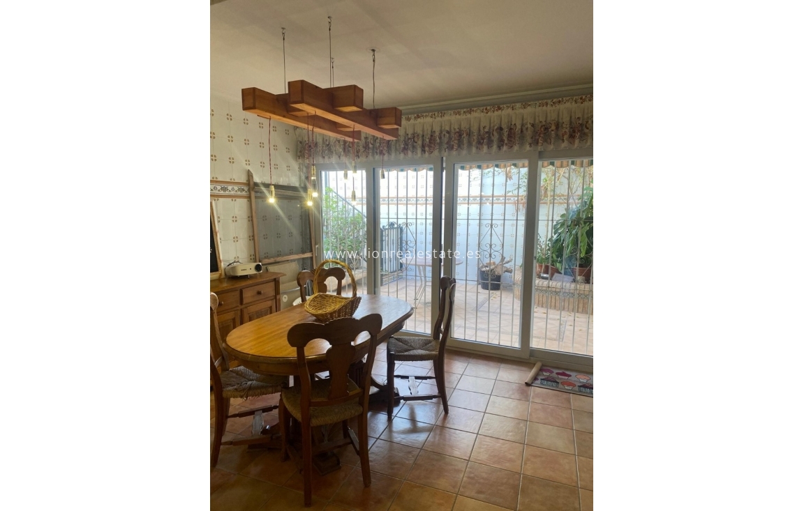 Resale - Town House - Torrevieja - Centro