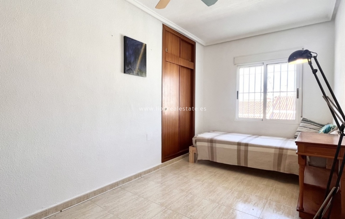 Resale - Town House - Torrevieja - La Siesta - El Salado -  Torreta
