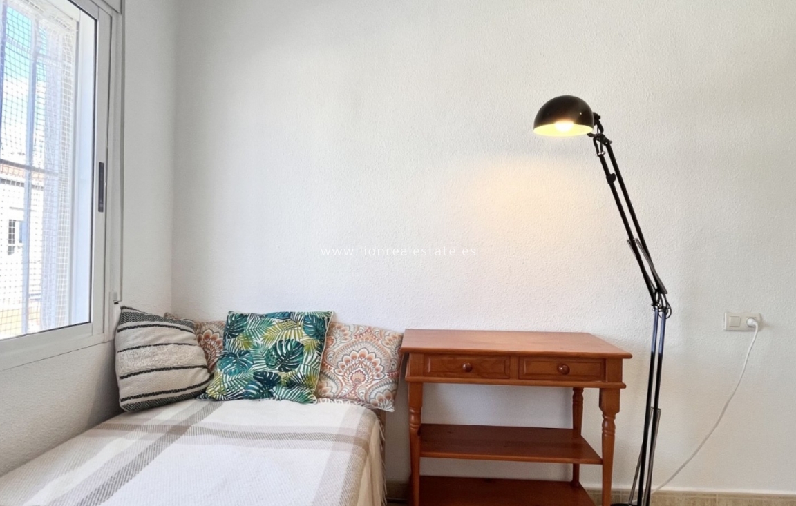 Resale - Town House - Torrevieja - La Siesta - El Salado -  Torreta