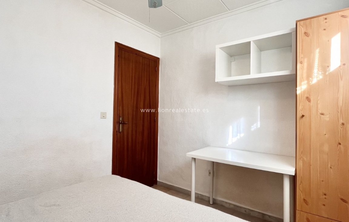 Resale - Town House - Torrevieja - La Siesta - El Salado -  Torreta